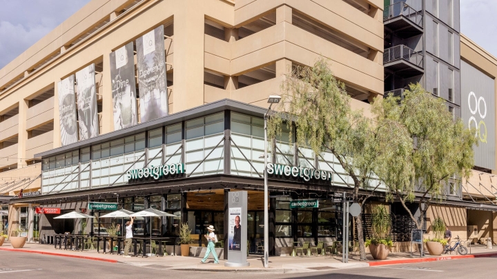 Сеть Sweetgreen откроет первые рестораны в Аризоне осенью 2025 года