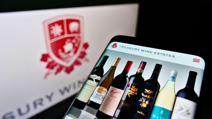 Treasury Wine Estates отменяет прогноз на фоне падения акций и рыночных проблем
