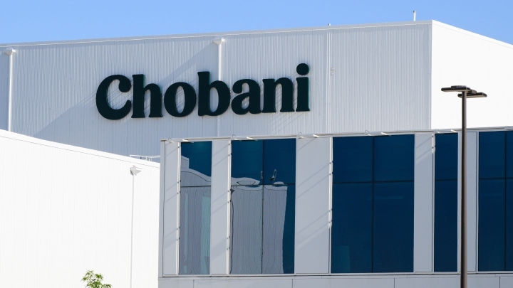 Chobani привлекает $650 млн на расширение производства и инновации