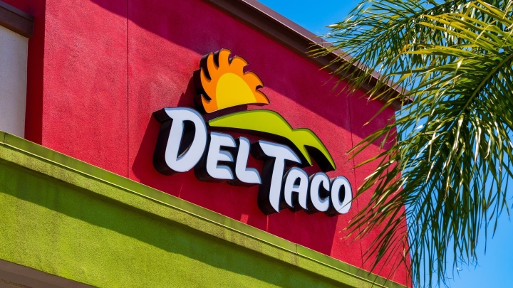 Jack in the Box продает Del Taco за $115 млн: стратегический разворот